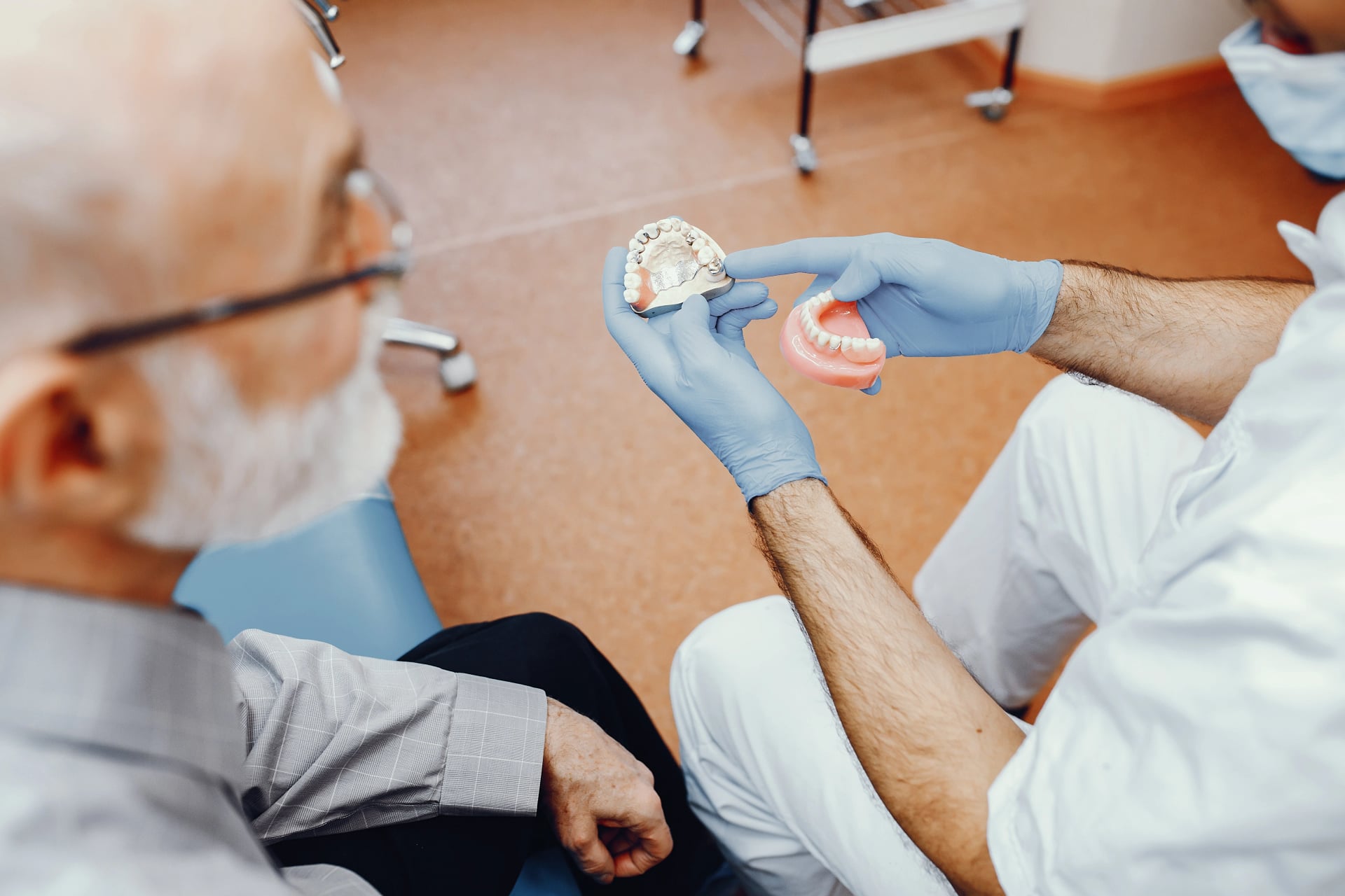 Dental Implants vs. Dentures: Which Is Right for Me?